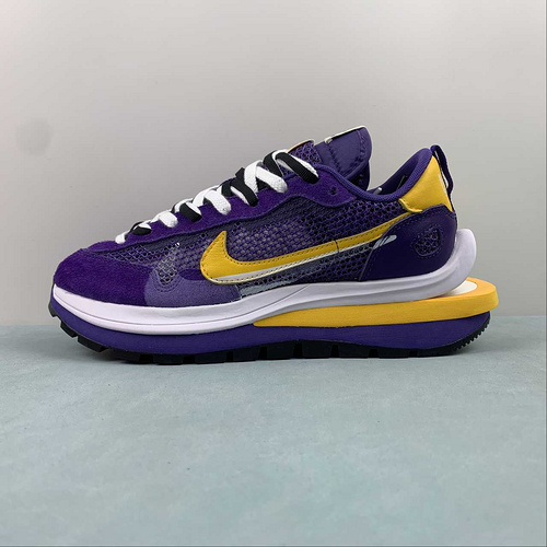 T  Nike Ldwaffle - Sacai  CV1363-104  36 -46